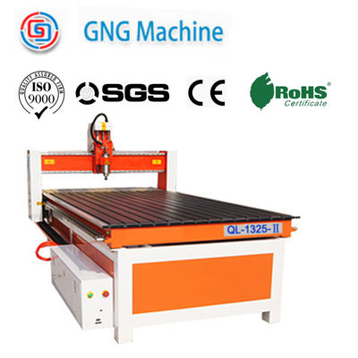 Spindel über CNC-Router-Maschine 220V fertigte Farbecnc-Graveur Machine besonders an