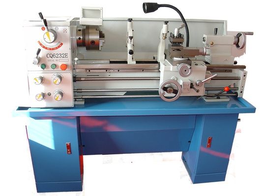 Cq6232e CNC-Metalldrehbank-Hochgeschwindigkeitsantierschütterungs-Metallpräzisions-Drehbank